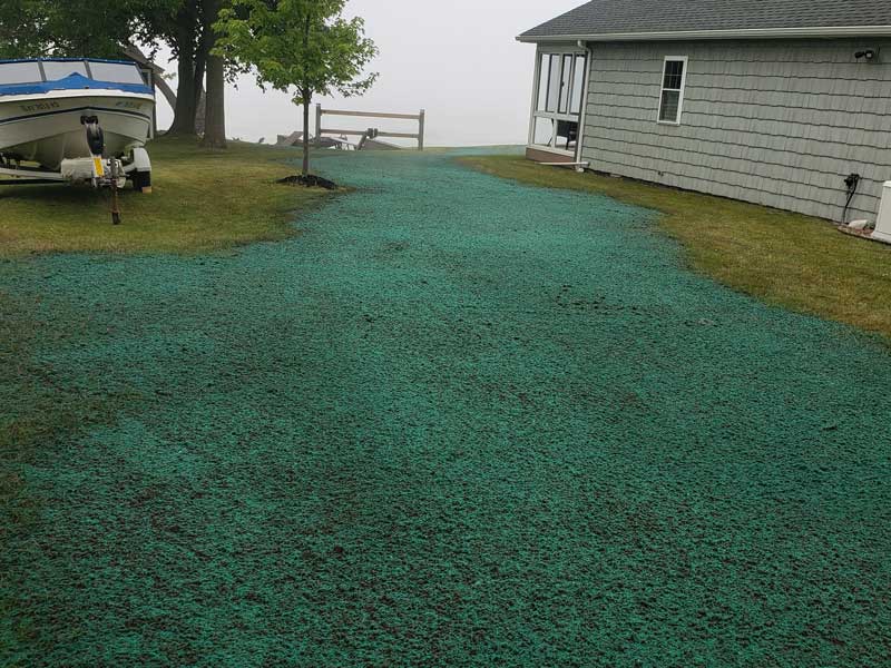 barker-hydroseeding-on-the-lake